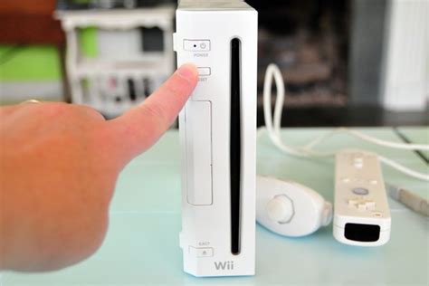 how do you reset the wii